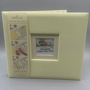 Hallmark Grandchild Instant Scrapbook 20 page 10 Top Loading Page Protectors